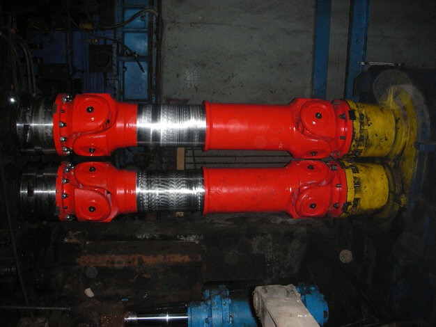 Horizontal assembly of a pair of red EPR transmissions
