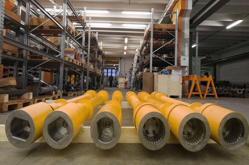 Rows of cardan shafts in EPR warehouse